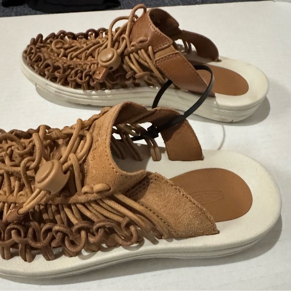 Keen Women's UNEEK Premium Leather Slide Brown Woven Slip-On Shoes 6 - Picture 10 of 12
